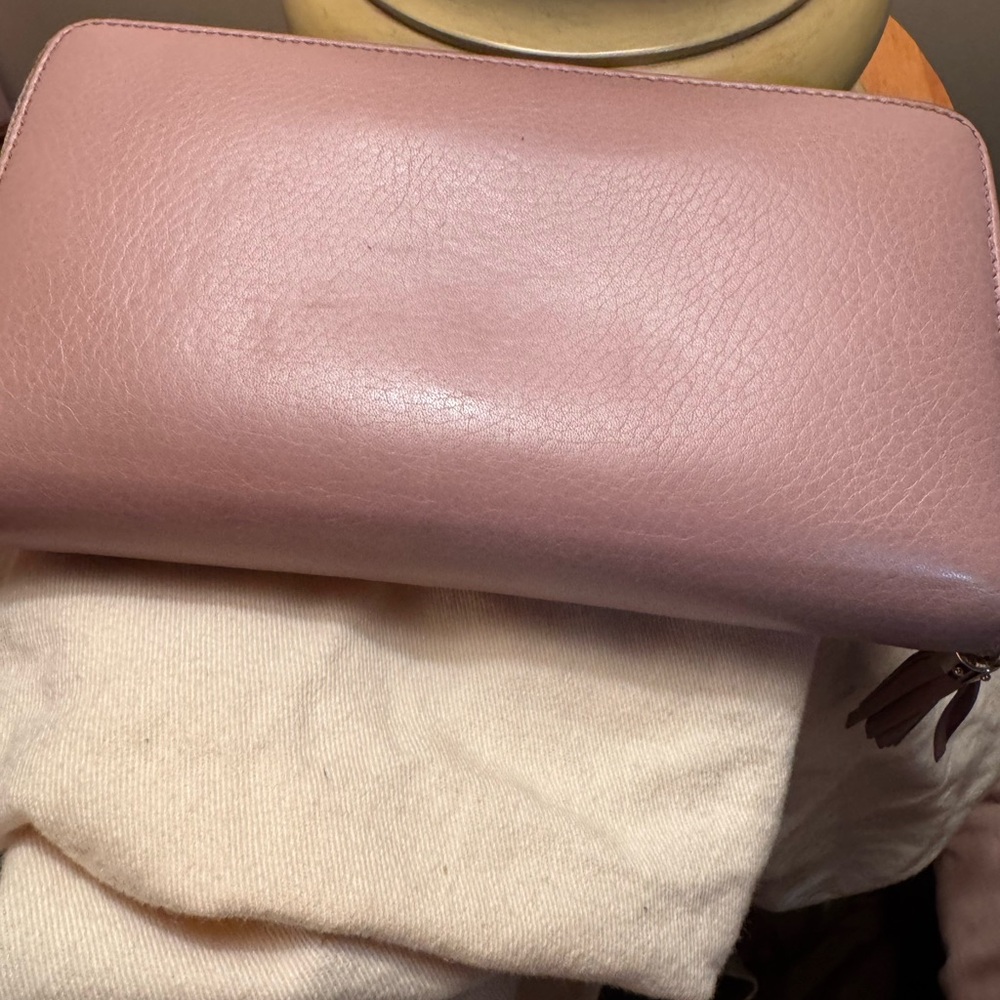 Authentic Gucci SoHo  Wallet - Picture 2 of 7